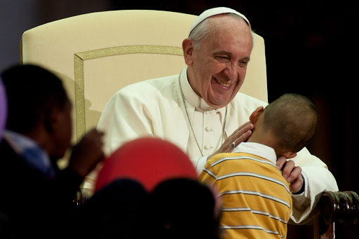 Pope Francis greets a family &#8211; pt