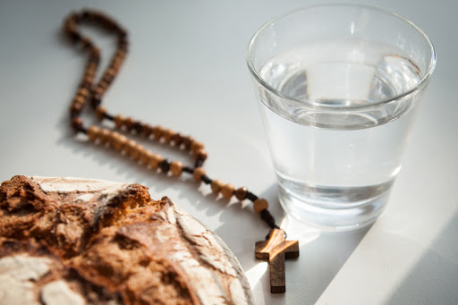 Bred, rosary, glass of water &#8211; pt