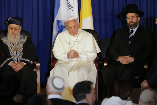 JERUSALEM : Pope Francis at the Heichal Shlomo Center &#8211; pt