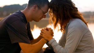 Couple praying together – pt