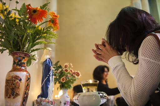 A woman Praying &#8211; Basilica of the Nativity &#8211; pt