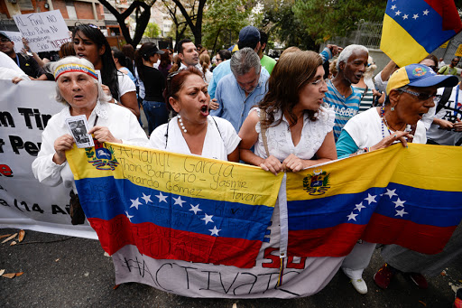 Venezuela : Opposition activists march in protest against the death of a student &#8211; pt