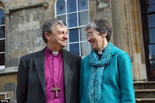 Casal de bispos anglicanos