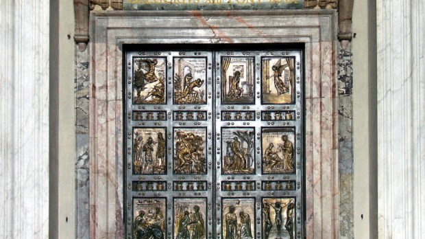 web-holy-door-vatican-rome-dnalor-01-cc.jpg