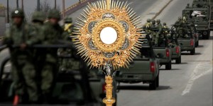 A cidade que está derrotando a violência com a “arma” da Adoração Perpétua