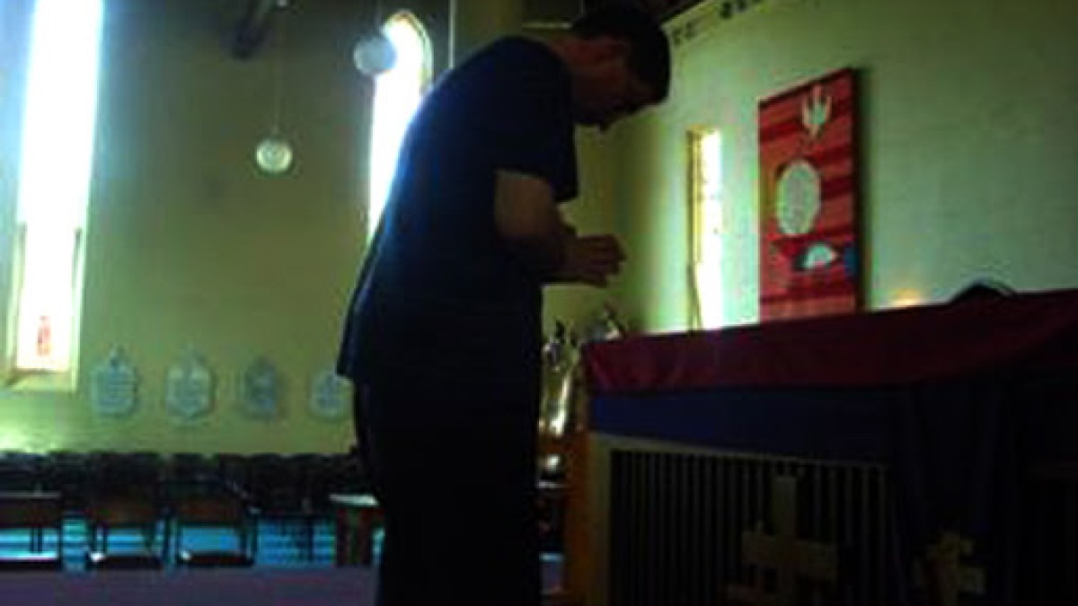 Reverencia ante el altar