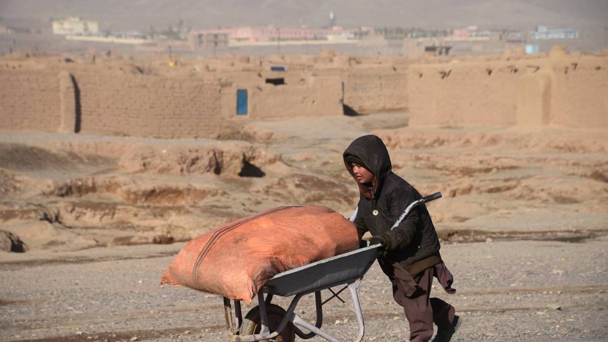 web-afganistan-child-work-000_lf4fq-aref_karimi_-_afp-ai