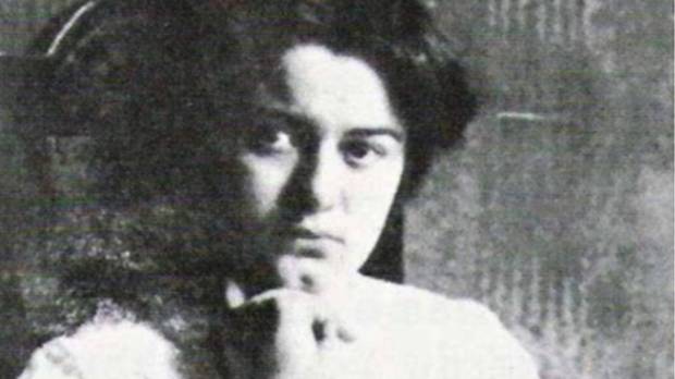 edith_stein-student_at_breslau_1913-1914_foto_r