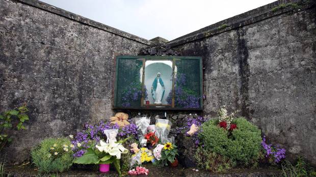 tuam-ireland-shrine-graveyard-cemetery-000_dv1755150-paul-faith-afp-ai