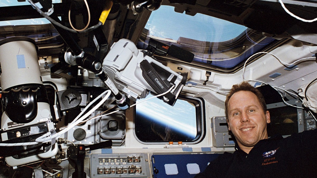 WEB-ASTRONAUT-Thomas D. Jones-NASA Johnson-CC