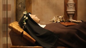 Cuerpo incorrupto de Santa Clara de Asís – fr