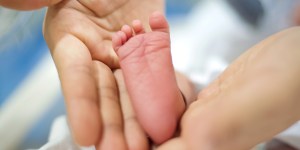 A incrível batalha pela vida da menor bebê nascida em hospital público do Brasil