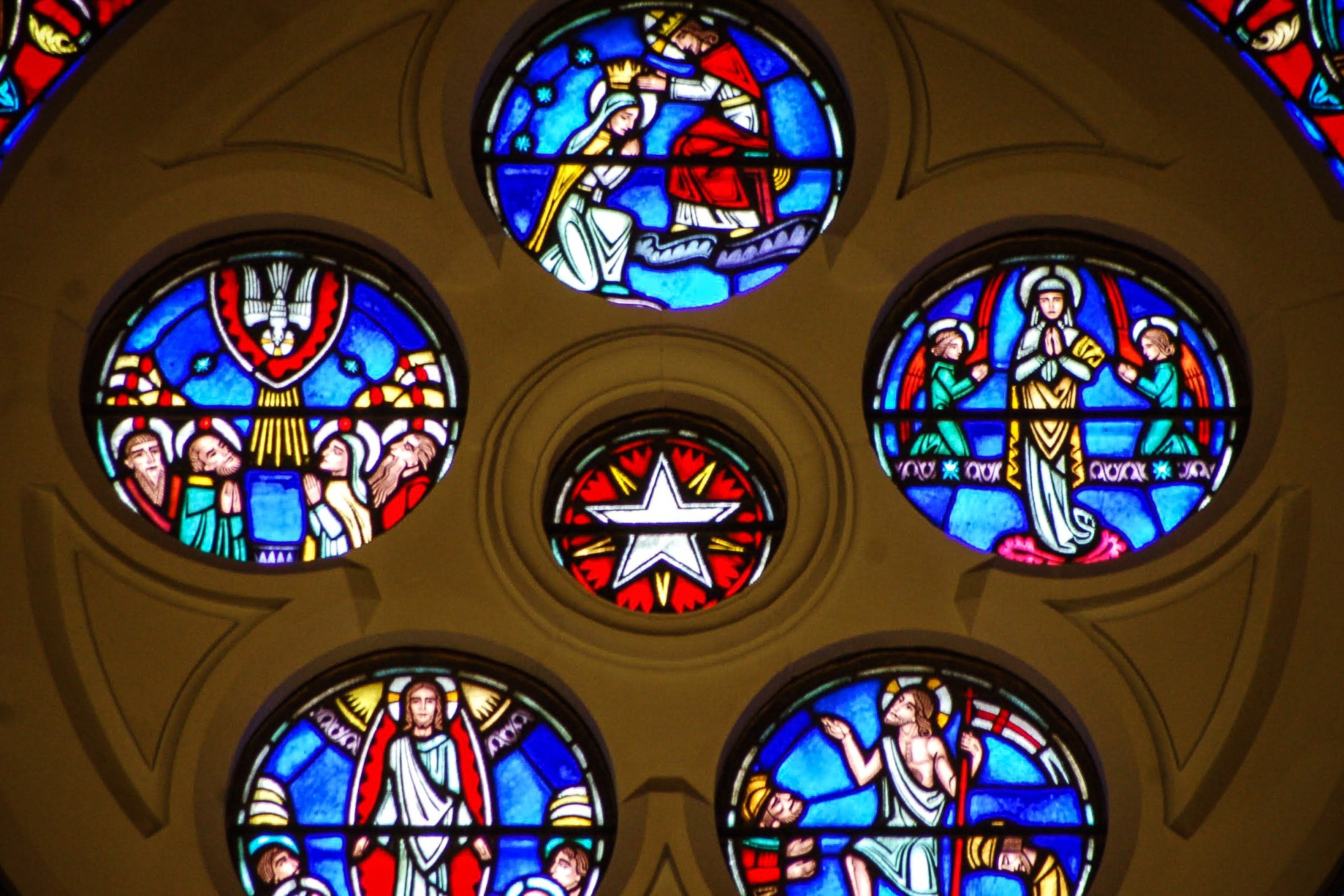 WEB-STAINED-GLASS-001-GREENSBORO-SC-Fr-Dwight-Longnecker-supplied-photo