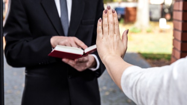 WEB3 BANNED JEHOVAH’S WITNESSES Photographee.eu shutterstock_226989829