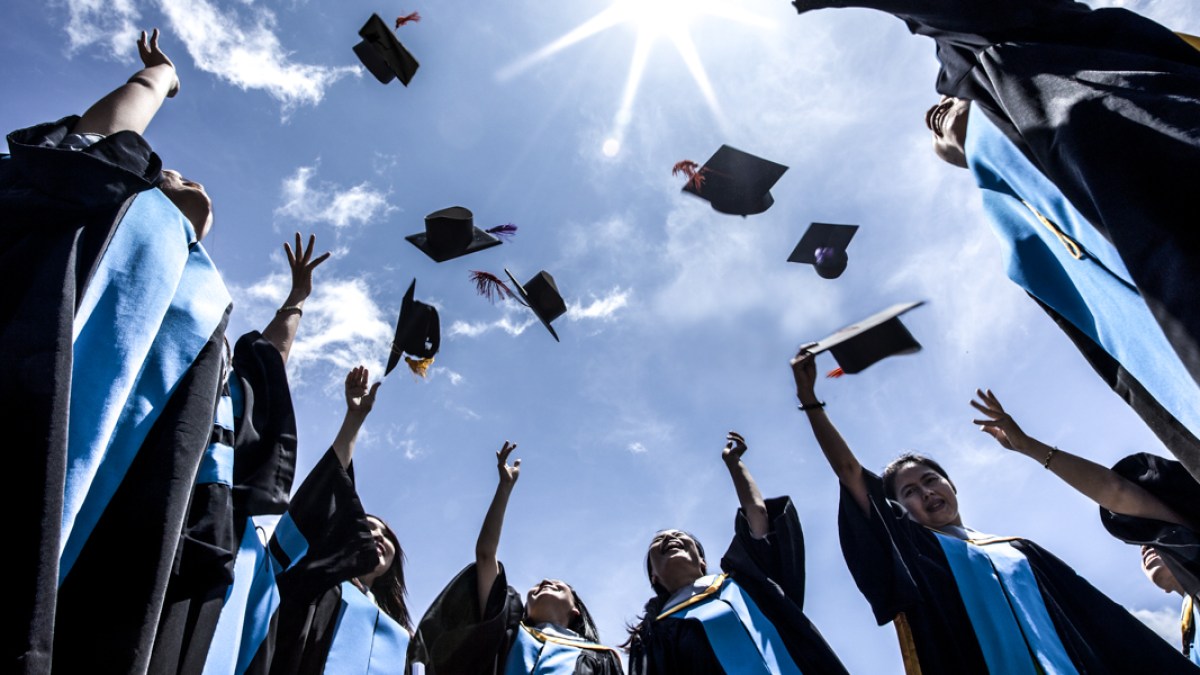 WEB3 GRADUATION TUITION NEW YORK Sippakorn shutterstock_115335829