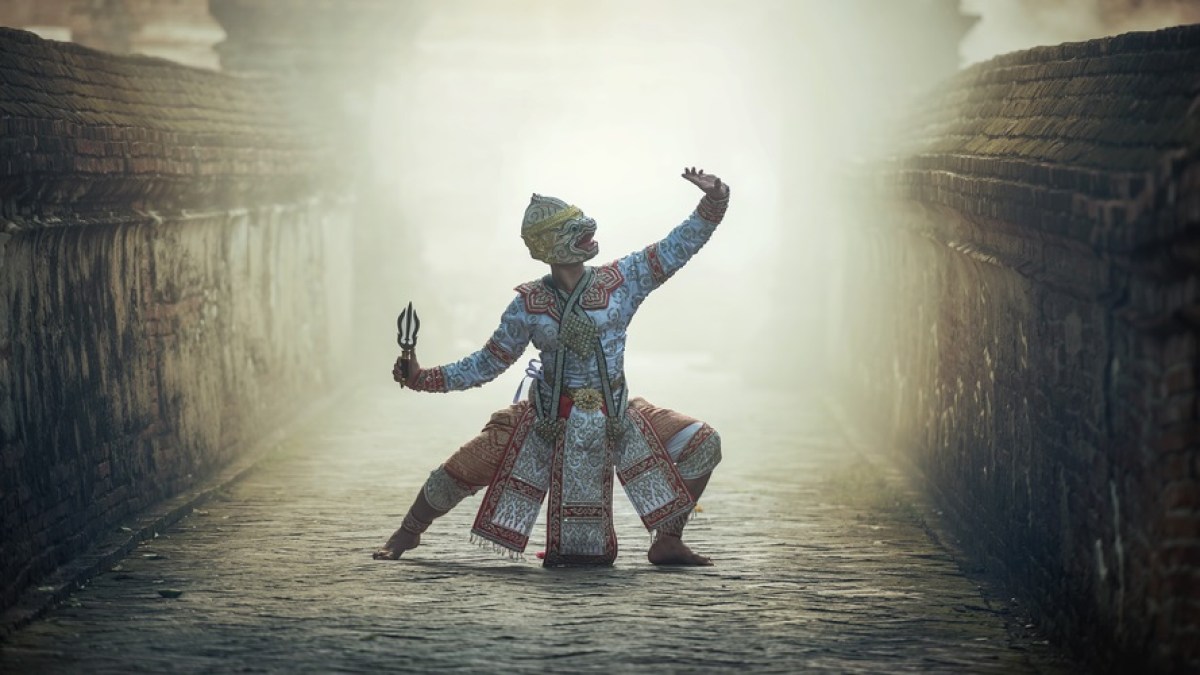 WEB3-KHON-DANCE-THAILAND-SasinTipchai-SHUTTERSTOCK