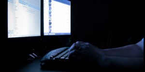 Meu marido é viciado em pornografia, o que devo fazer?