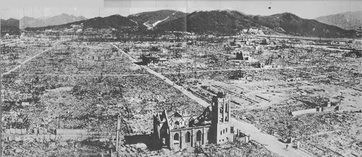 Au milieu des ruines, l’église de Nagarekawa à Hiroshima