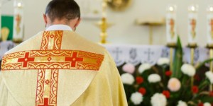 O impressionante drama e resgate de um sacerdote que duvidava