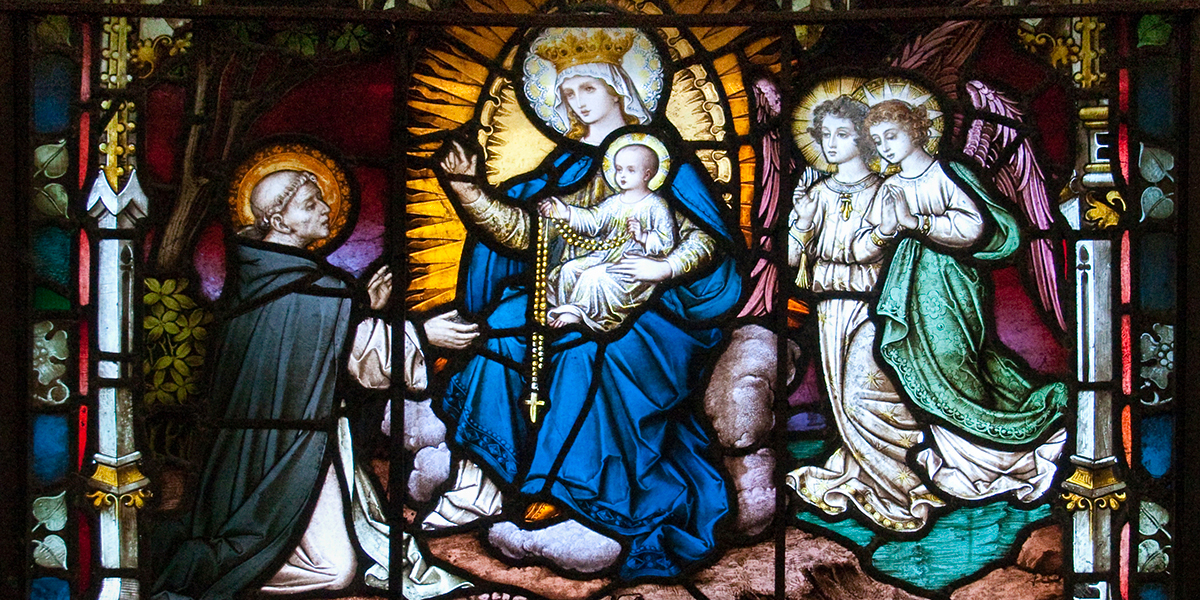 WEB3-CARLOW-CATHEDRAL-STAINED-GLASS-ST-DOMINIC-ROSARY-VIRGIN-MARY-Andreas-F-Borchert-CC-via-Wikipedia