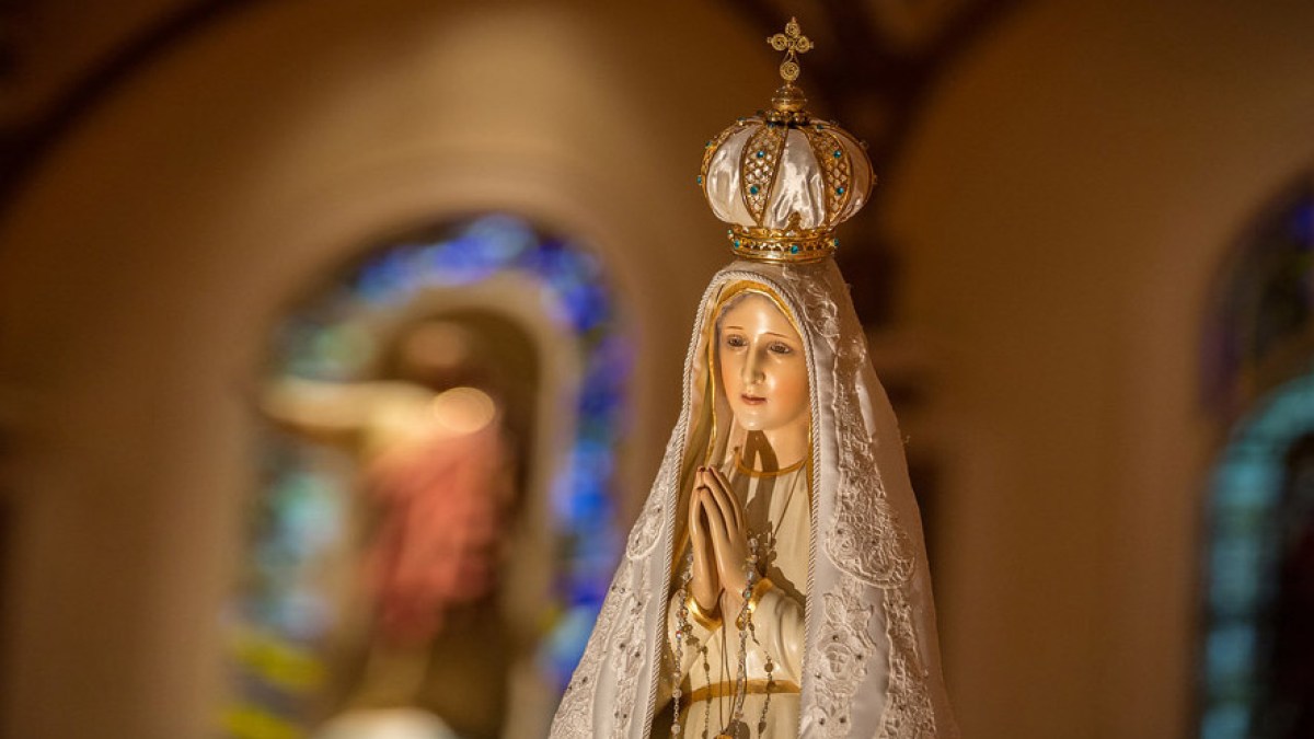 WEB3-Our Lady of Fatima – Pilgrim Statue-denniscallahanphotos.smugmug.com-CC