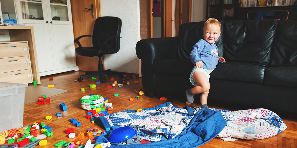 WEB3-BABY-CHILD-TOYS-MESS-CLUTTER-HOME-Shutterstock