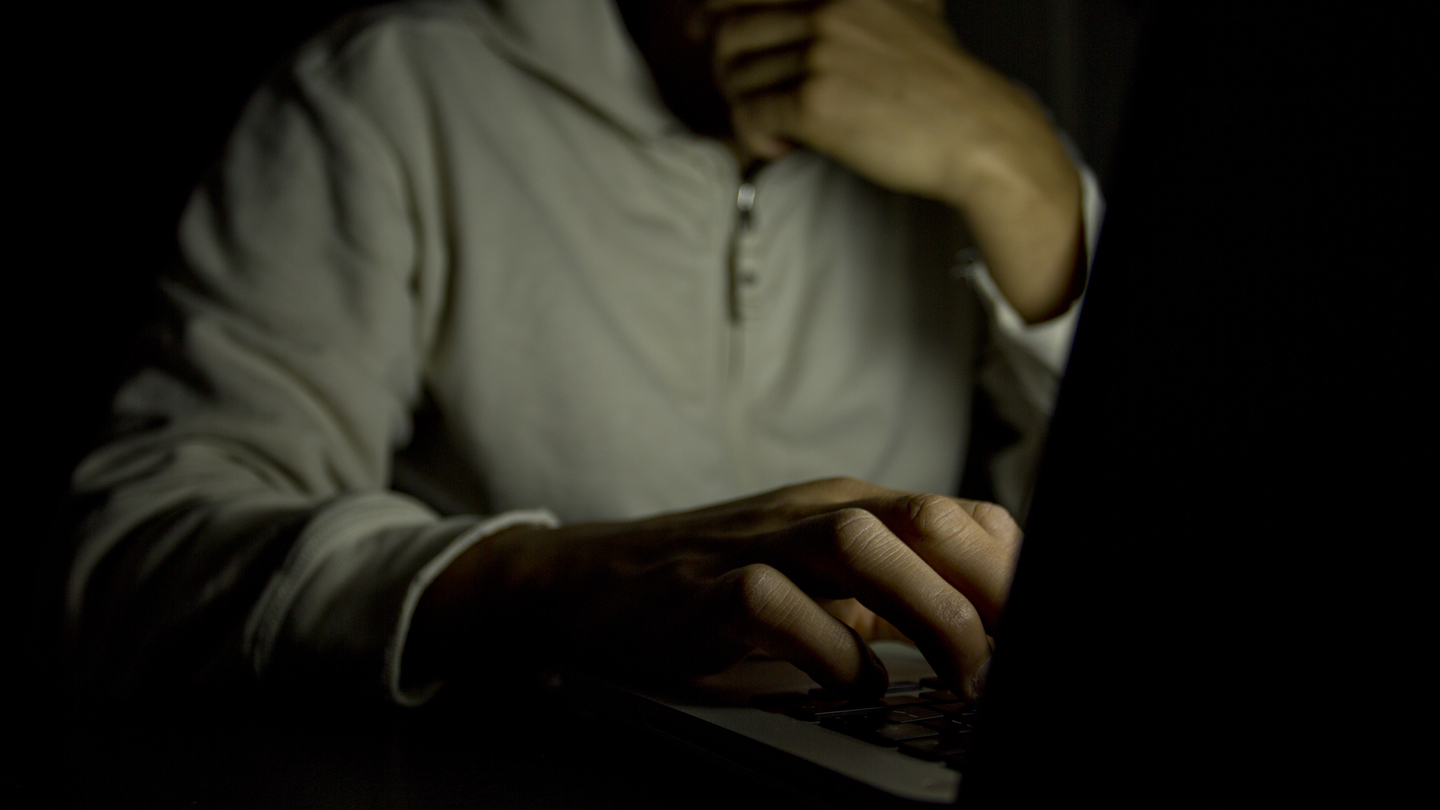 Os estragos causados pela pornografia na mente de quem a consome