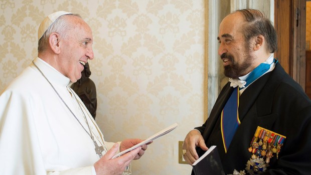 GUILLERMO LEÓN ESCOBAR