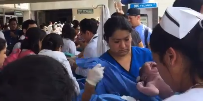 Bebê nasce durante o terremoto do México