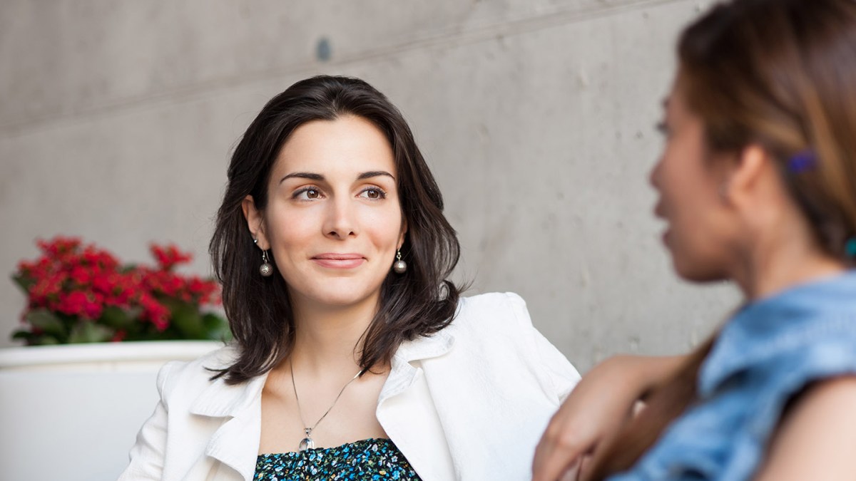 WEB-FRIENDS-WOMEN-WORDS-TALK-TALKING-Shutterstock_140368135-pio3-AI