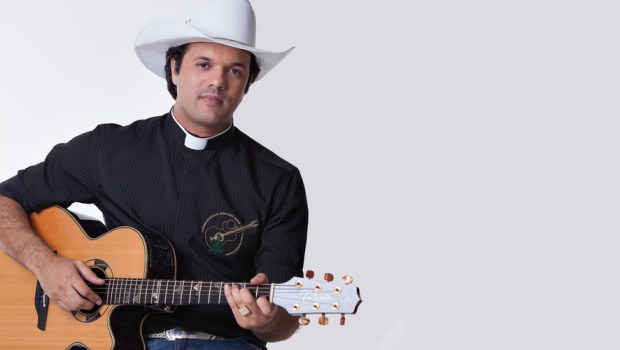 Padre Sertanejo Alessandro Campos