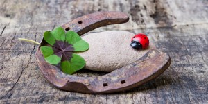 [VÍDEO] É certo um cristão ler o horóscopo?