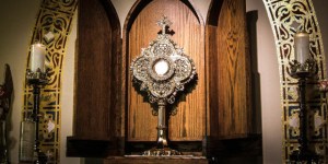 “Ele me esperava”: mais um testemunho arrebatador da presença de Jesus no sacrário