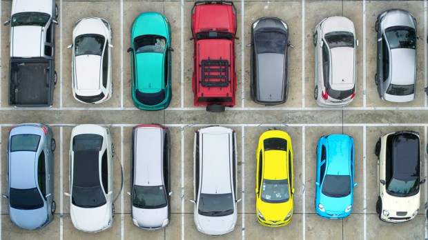 CARS,PARKING LOT,AERIAL VIEW