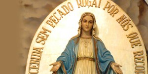 Medalha Milagrosa: uma torrente de luz sobre um mundo de trevas