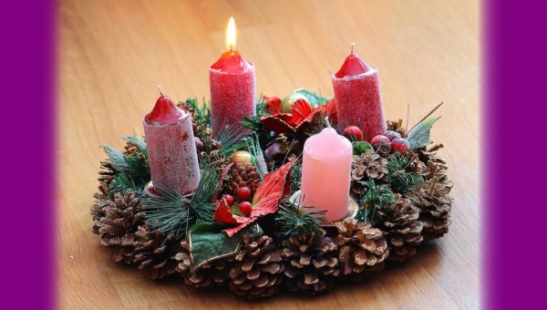 Corner Item Image - Posso acender a coroa do advento em casa? 