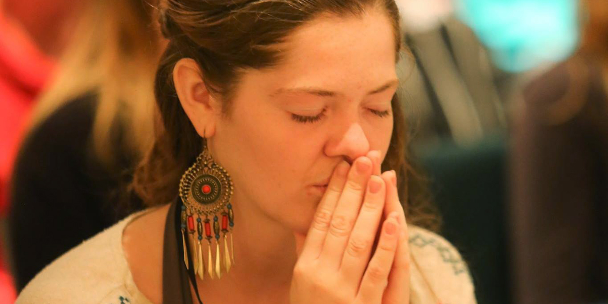 WOMAN,PRAYING