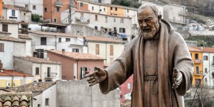 Padre Pio dizia que quem reza pouco se condena