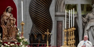 Basílica de São Pedro: as colunas (e pilares) da Igreja