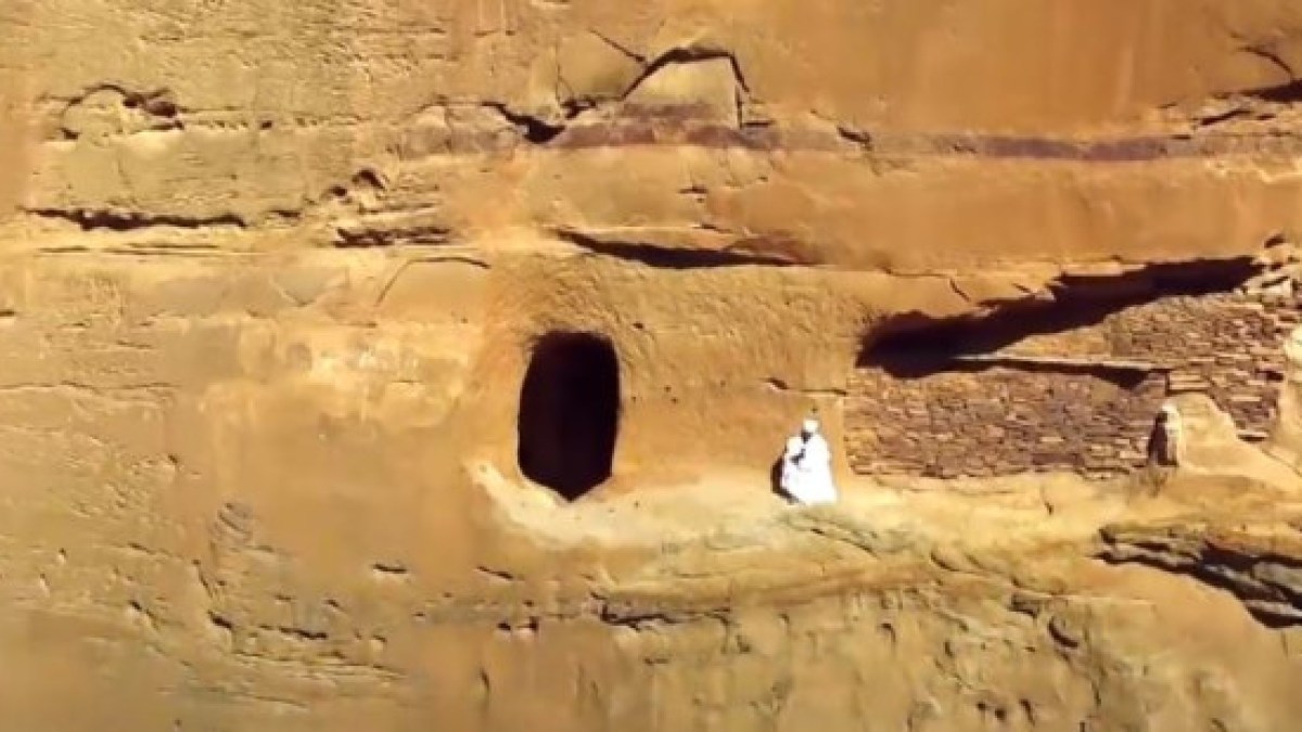 web3-church-mountains-ethiopia-priest-coptic-christian-printscreen