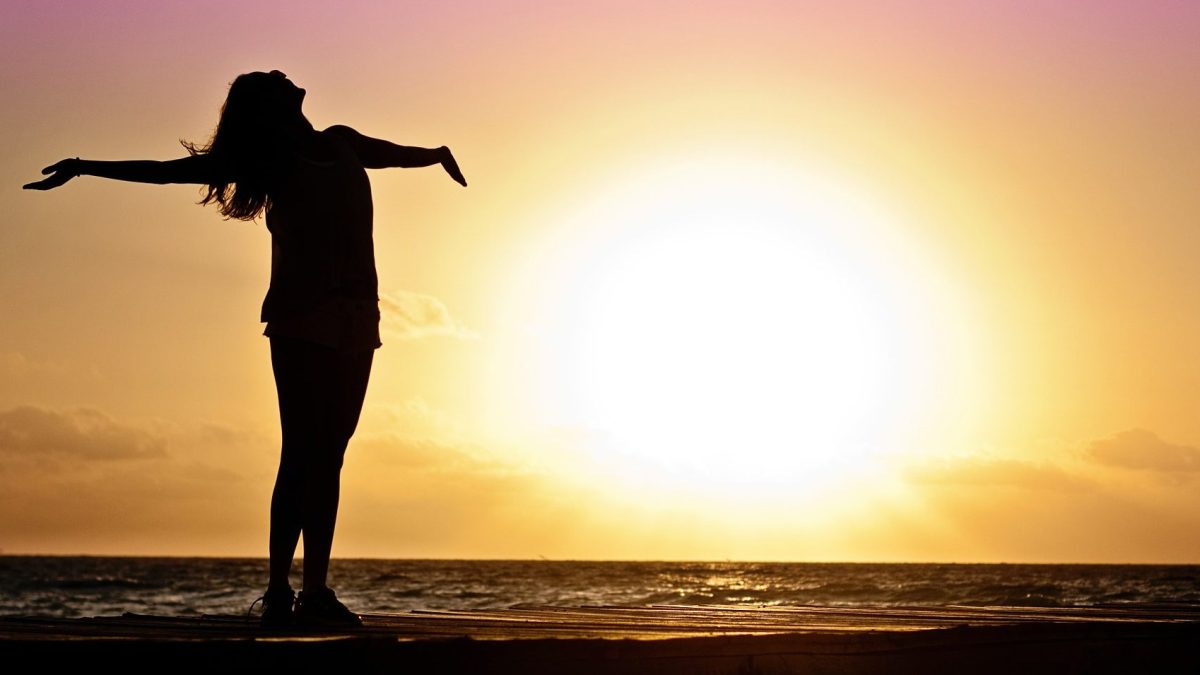 WEB3 FREEDOM SUN SEA WOMAN SUNSET PIXABAY