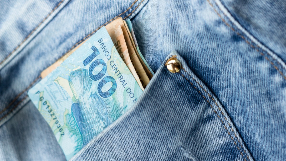 brazilian_money_shutterstock_570232654