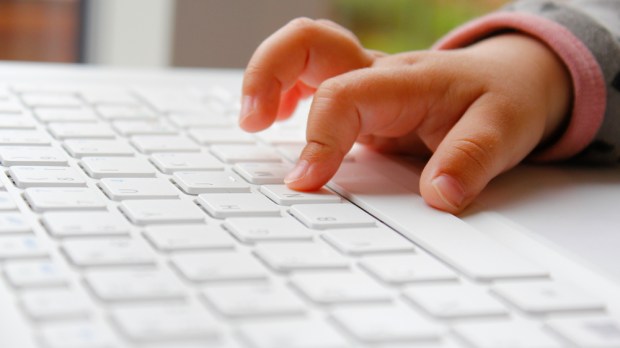 child_internet_shutterstock_272761820