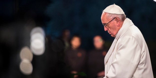 POPE VIA CRUCIS