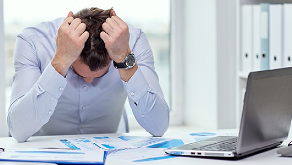 ZESTRESOWANY MĘŻCZYZNA