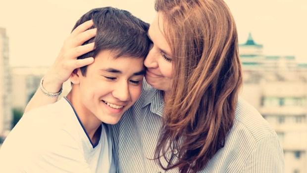 MOM,SON,HUG