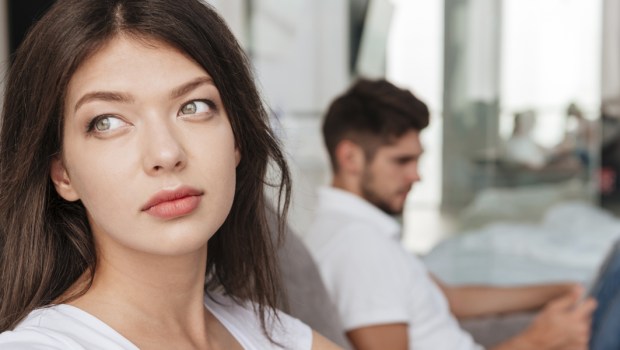YOUNG,WOMAN,ARGUMENT