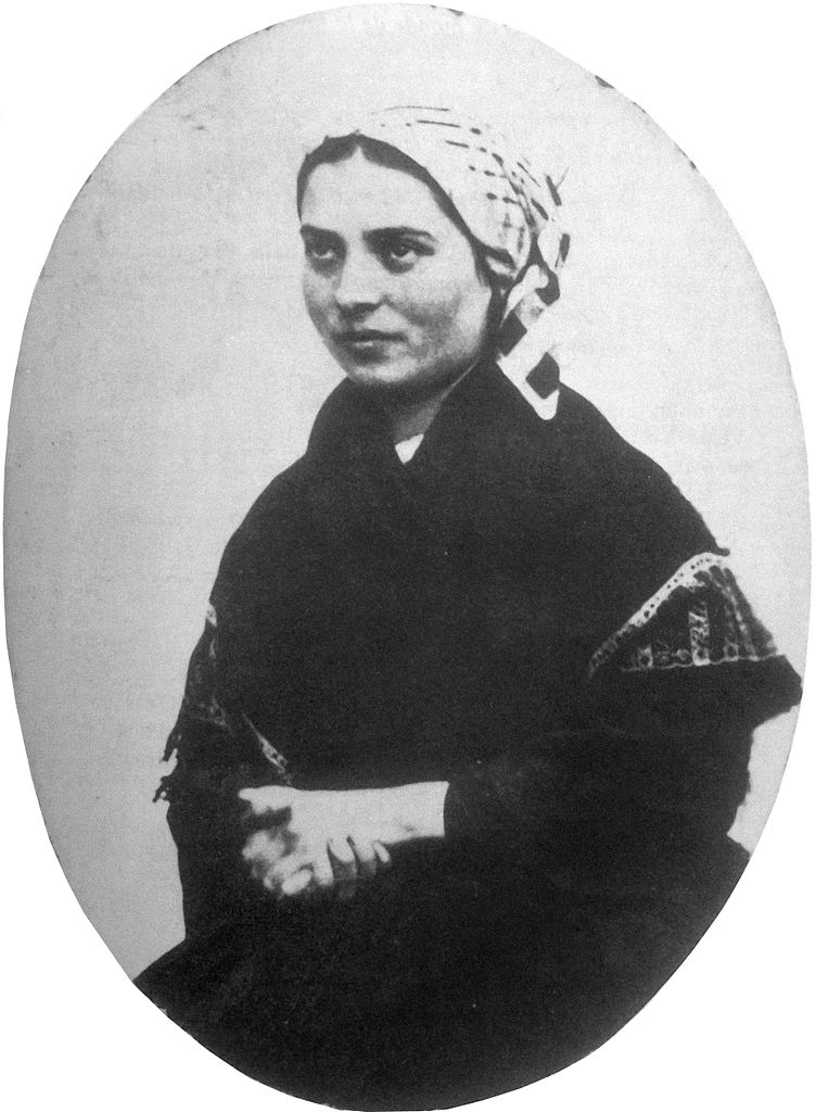 751px-Bernadette_Soubirous_en_1863_photo_Billard-Perrin_4