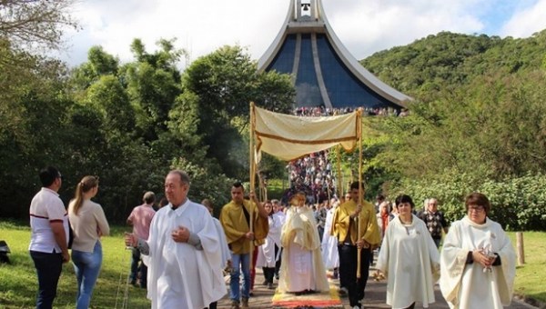 Santuário Santa Paulina procissão Santíssimo Corpus Christi