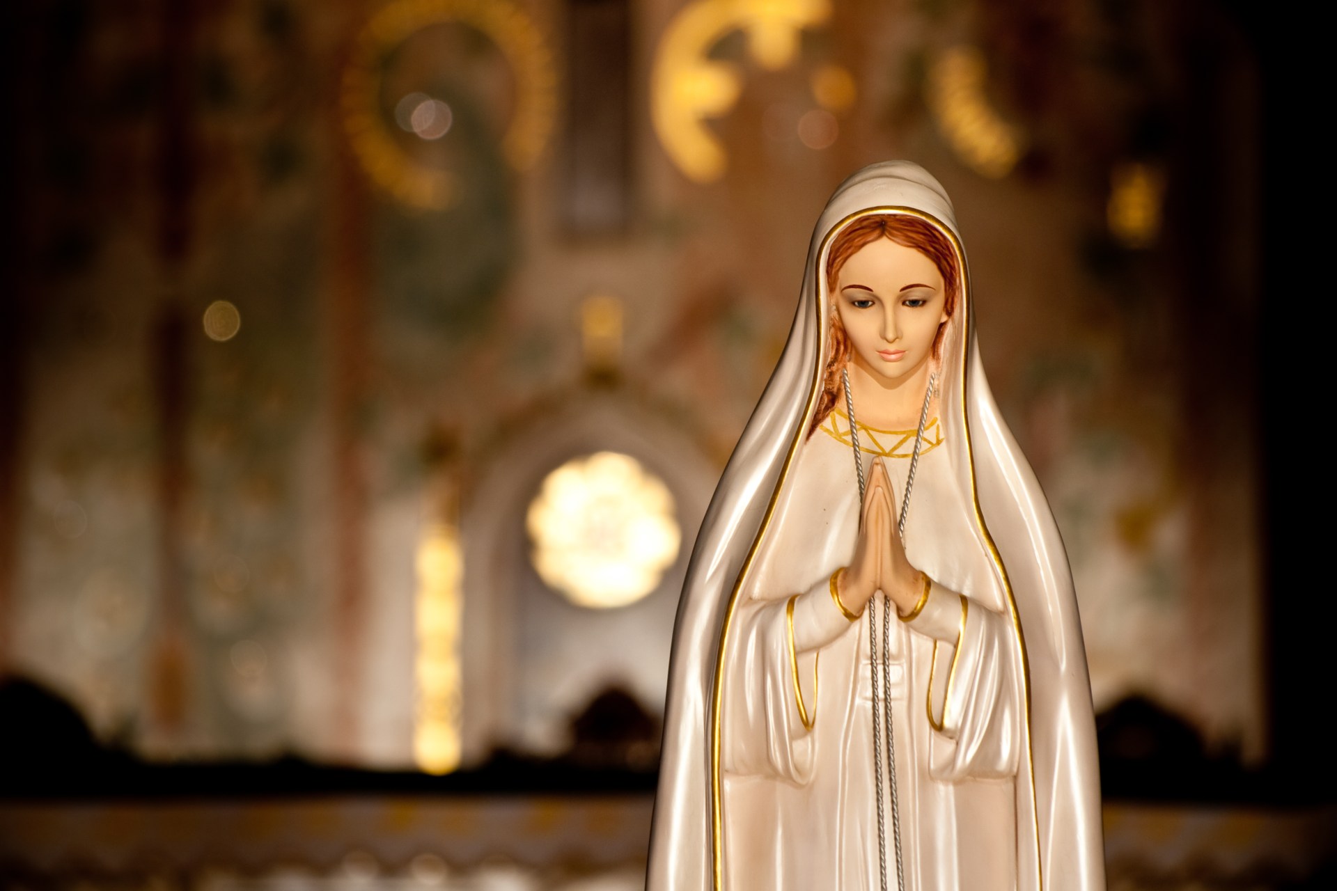 Que lugar a Virgem Maria ocupa na sua vida?